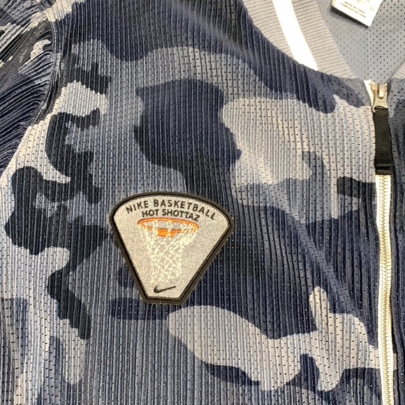 Men’s basketball jacket - Picture 6 of 16